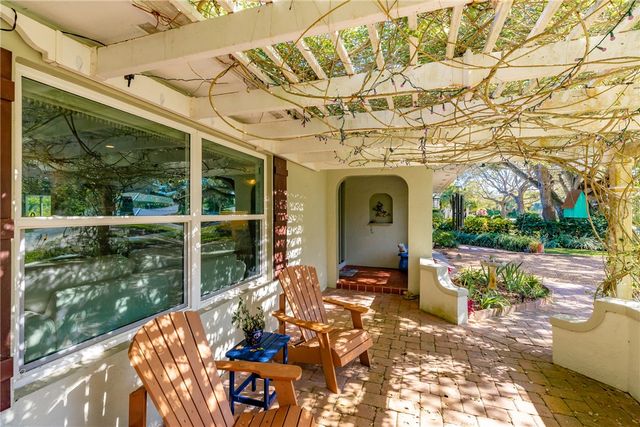 935 Tulip Lane, Vero Beach, FL 32963