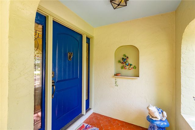 935 Tulip Lane, Vero Beach, FL 32963