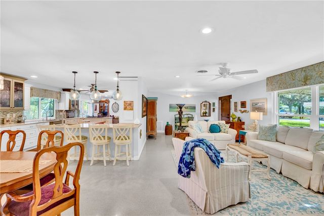 935 Tulip Lane, Vero Beach, FL 32963