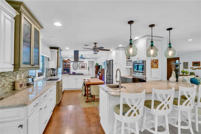 935 Tulip Lane, Vero Beach, FL 32963