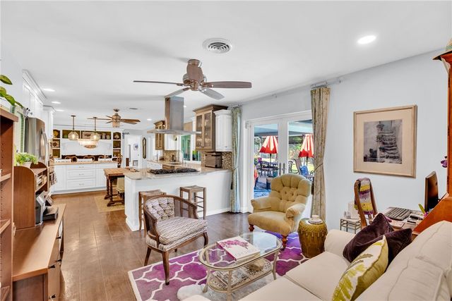 935 Tulip Lane, Vero Beach, FL 32963