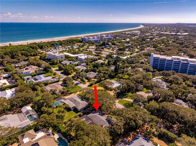 935 Tulip Lane, Vero Beach, FL 32963