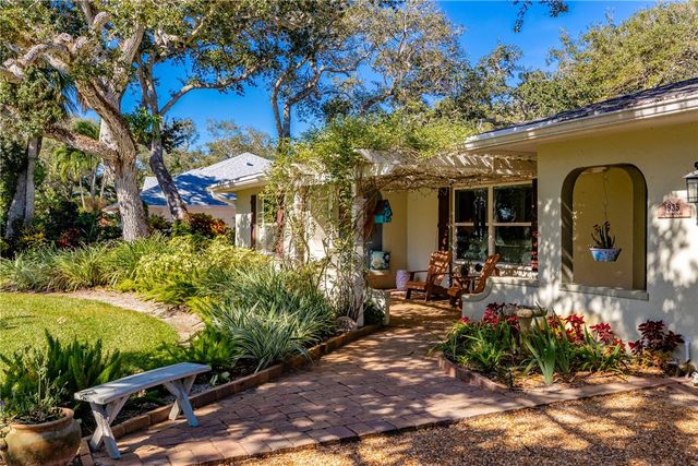 935 Tulip Lane, Vero Beach, FL 32963