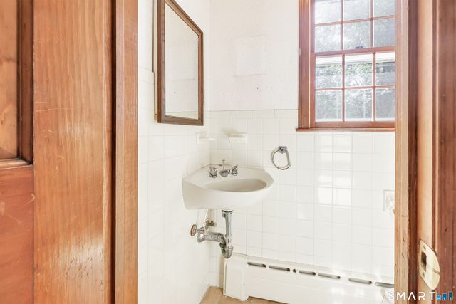 10 Philip Drive, Shelton, CT 06484