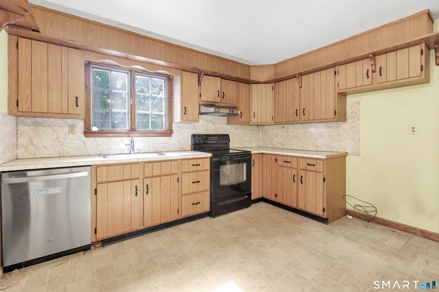 10 Philip Drive, Shelton, CT 06484