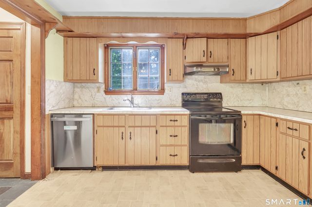 10 Philip Drive, Shelton, CT 06484