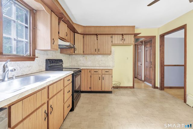10 Philip Drive, Shelton, CT 06484