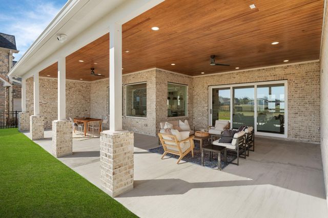 11585 Grandview Drive, Montgomery, TX 77356