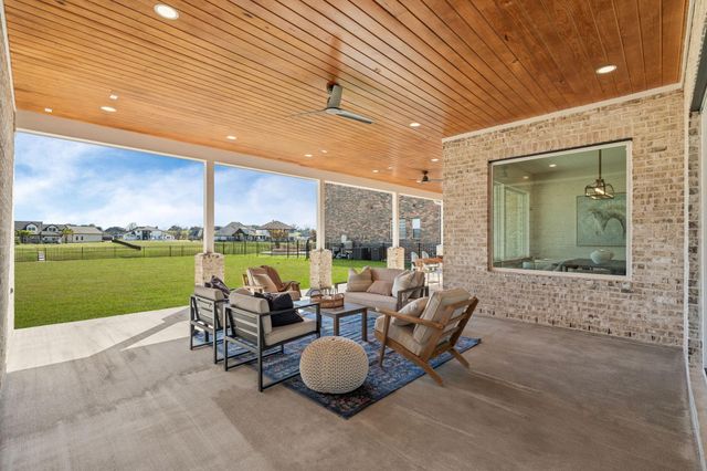 11585 Grandview Drive, Montgomery, TX 77356
