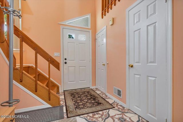 73 Malibu Drive, Eatontown, NJ 07724
