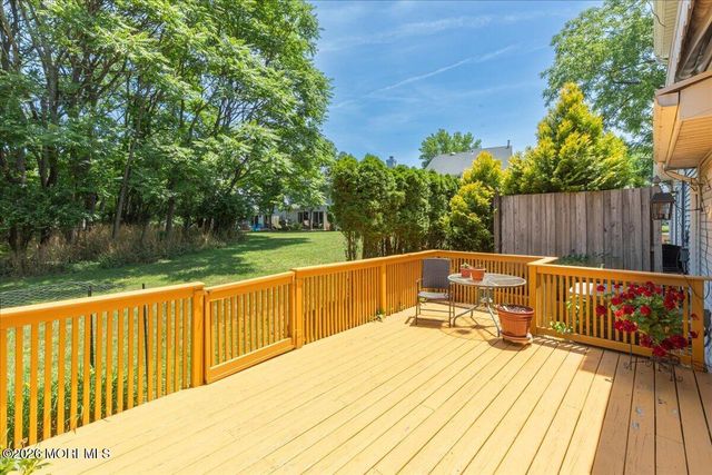 73 Malibu Drive, Eatontown, NJ 07724