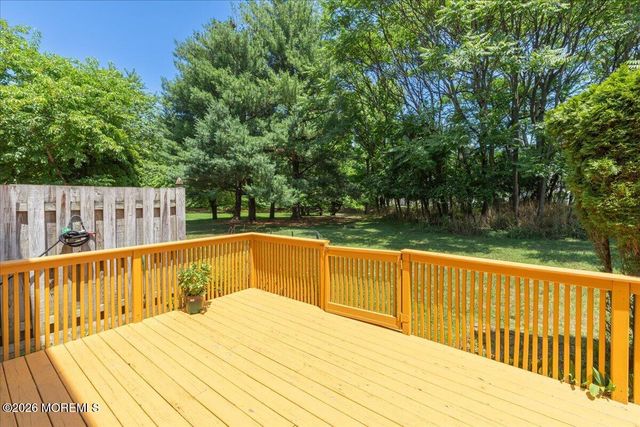73 Malibu Drive, Eatontown, NJ 07724