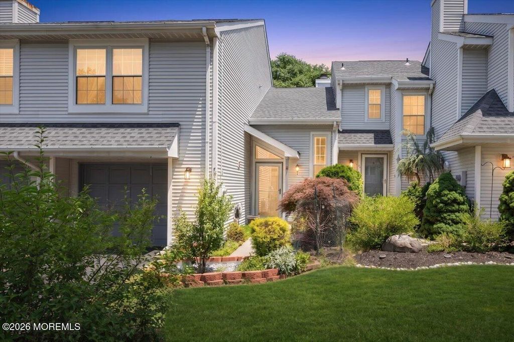 73 Malibu Drive, Eatontown, NJ 07724