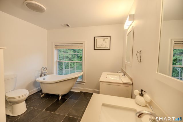 23 Washington Street, Derby, CT 06418