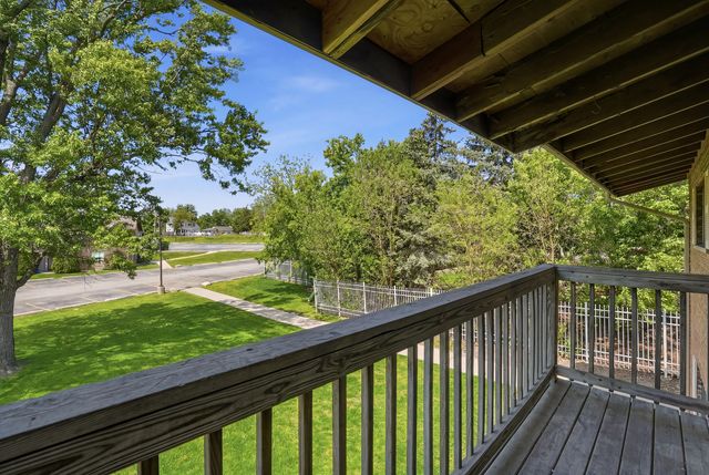 7413 Brookdale Drive 212, Darien, IL 60561