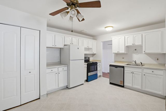 7413 Brookdale Drive 212, Darien, IL 60561