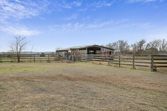 1394 E Fm 149 Road E, Anderson, TX 77830