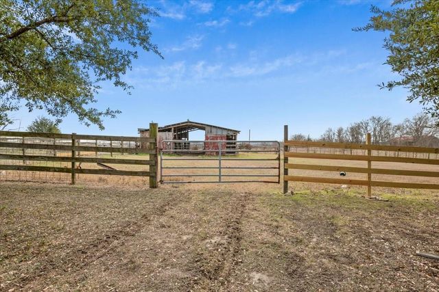 1394 E Fm 149 Road E, Anderson, TX 77830