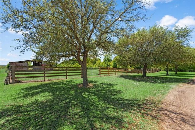 1394 E Fm 149 Road E, Anderson, TX 77830