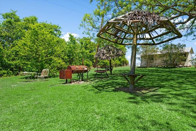 1394 E Fm 149 Road E, Anderson, TX 77830