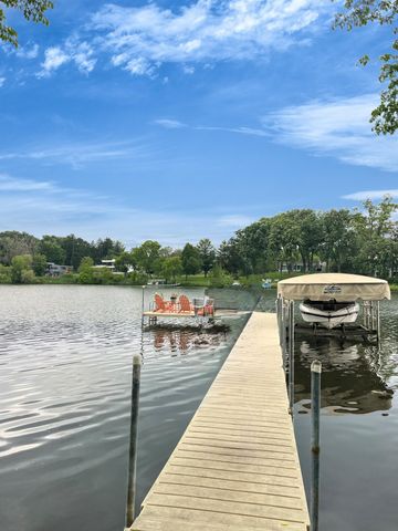 1465 Island Drive, Golden Valley, MN 55422