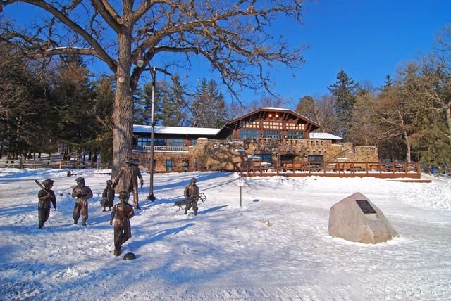 1465 Island Drive, Golden Valley, MN 55422