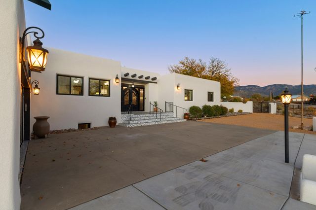 10809 Anaheim Avenue NE, Albuquerque, NM 87122