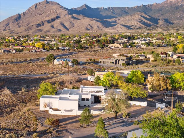 10809 Anaheim Avenue NE, Albuquerque, NM 87122