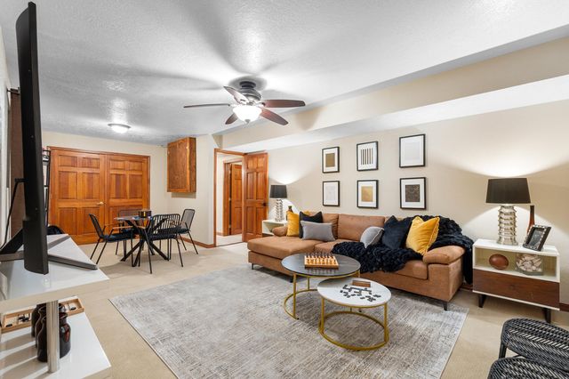 10809 Anaheim Avenue NE, Albuquerque, NM 87122