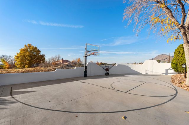 10809 Anaheim Avenue NE, Albuquerque, NM 87122