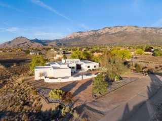 10809 Anaheim Avenue NE, Albuquerque, NM 87122