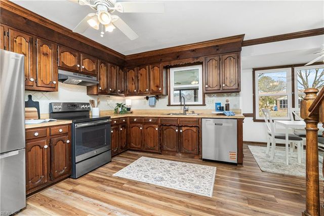 804 Sugar Maple LN, Chesapeake, VA 23322