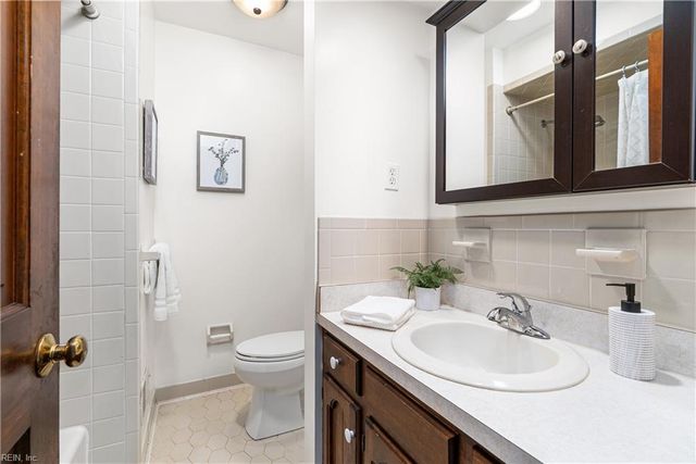 804 Sugar Maple LN, Chesapeake, VA 23322