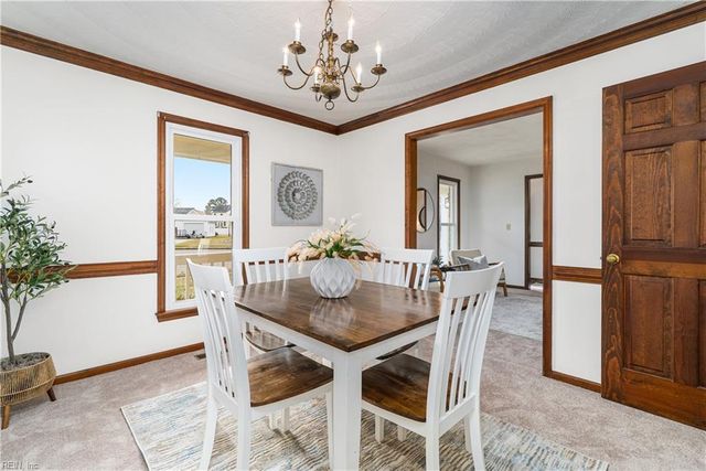 804 Sugar Maple LN, Chesapeake, VA 23322