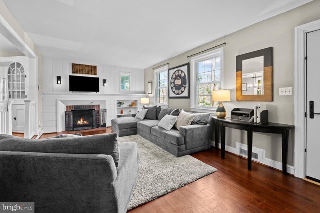 2504 SEMINARY RD, Silver Spring, MD 20910