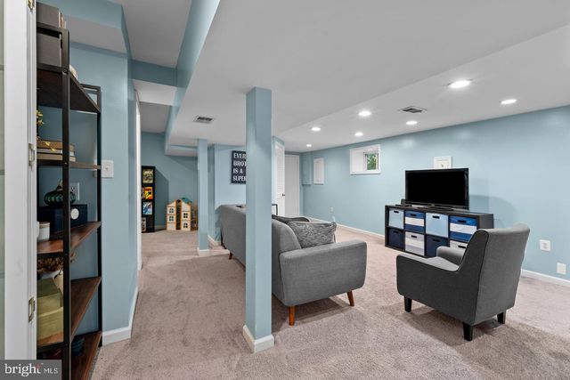 2504 SEMINARY RD, Silver Spring, MD 20910