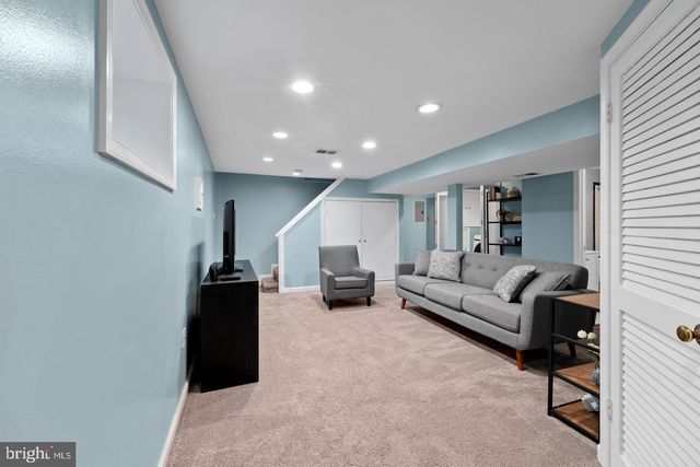 2504 SEMINARY RD, Silver Spring, MD 20910