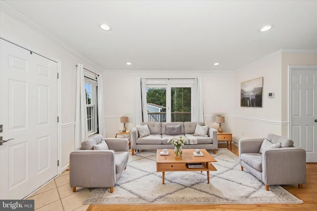 Image 12 of property listing at 6596 E LAKERIDGE RD, New Market, MD 21774