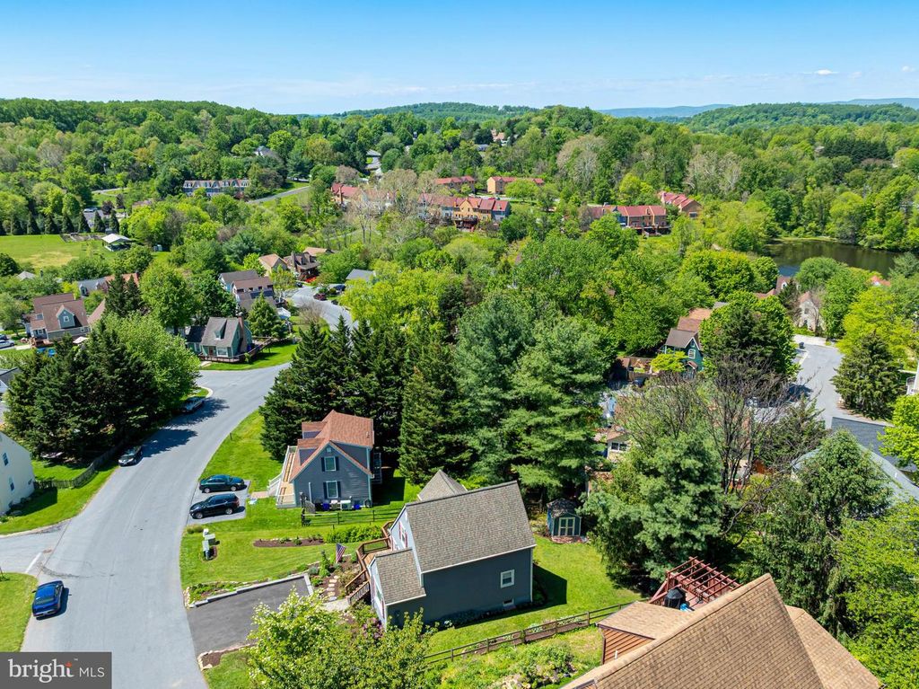 Image 123 of property listing at 6596 E LAKERIDGE RD, New Market, MD 21774