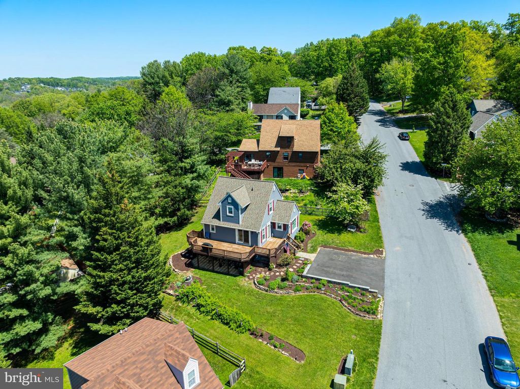 Image 125 of property listing at 6596 E LAKERIDGE RD, New Market, MD 21774