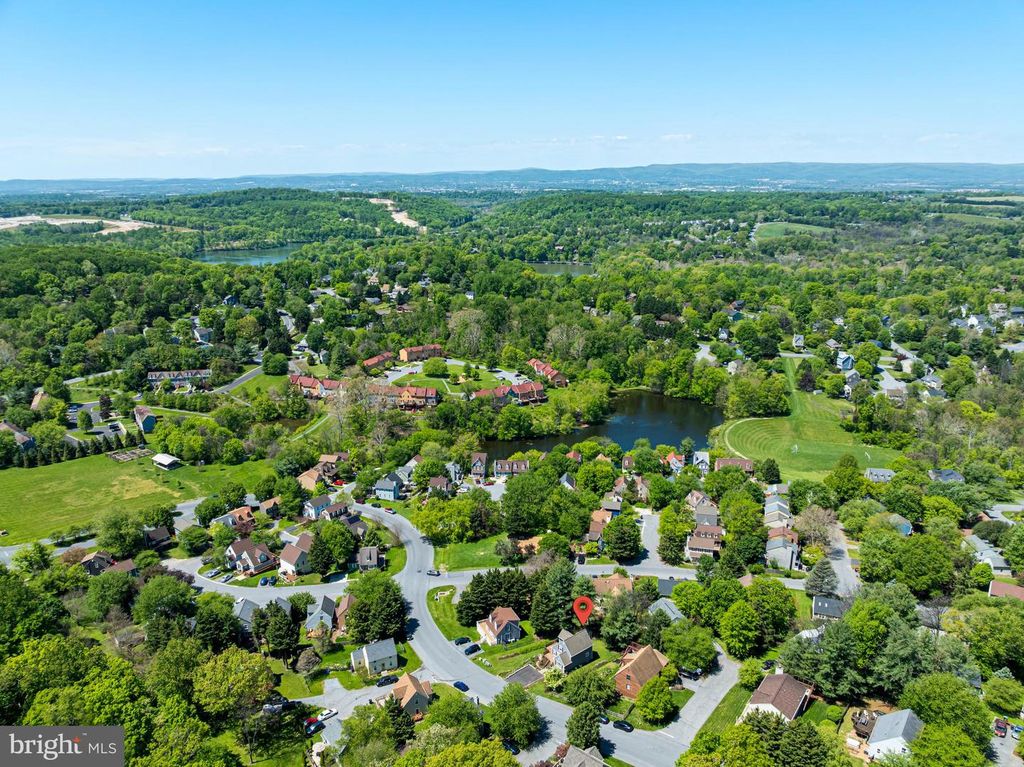 Image 127 of property listing at 6596 E LAKERIDGE RD, New Market, MD 21774