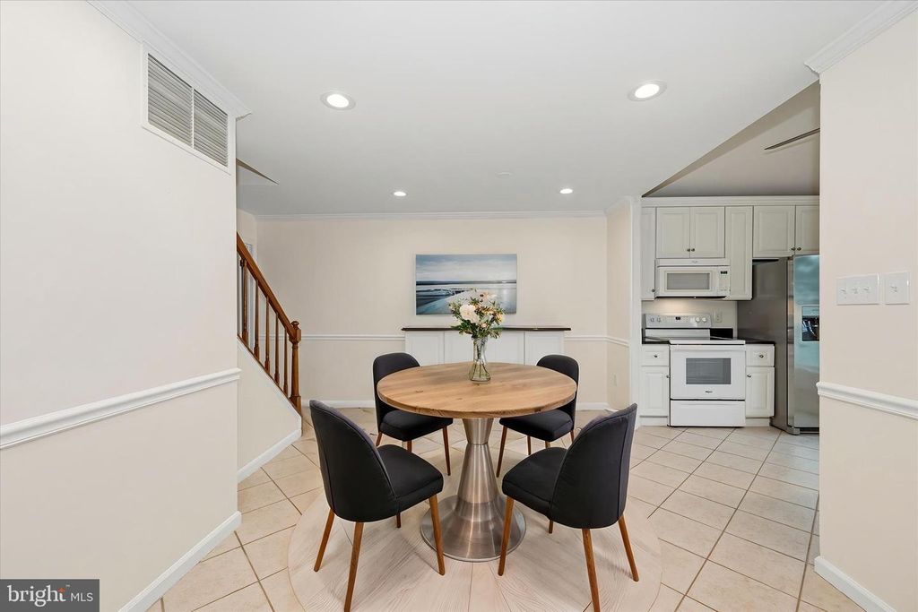Image 14 of property listing at 6596 E LAKERIDGE RD, New Market, MD 21774