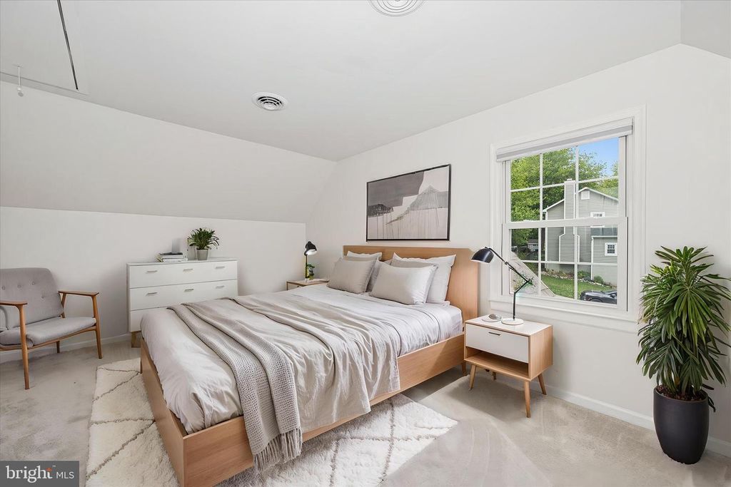 Image 17 of property listing at 6596 E LAKERIDGE RD, New Market, MD 21774
