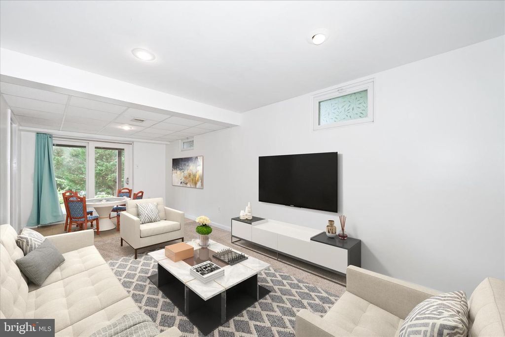 Image 18 of property listing at 6596 E LAKERIDGE RD, New Market, MD 21774