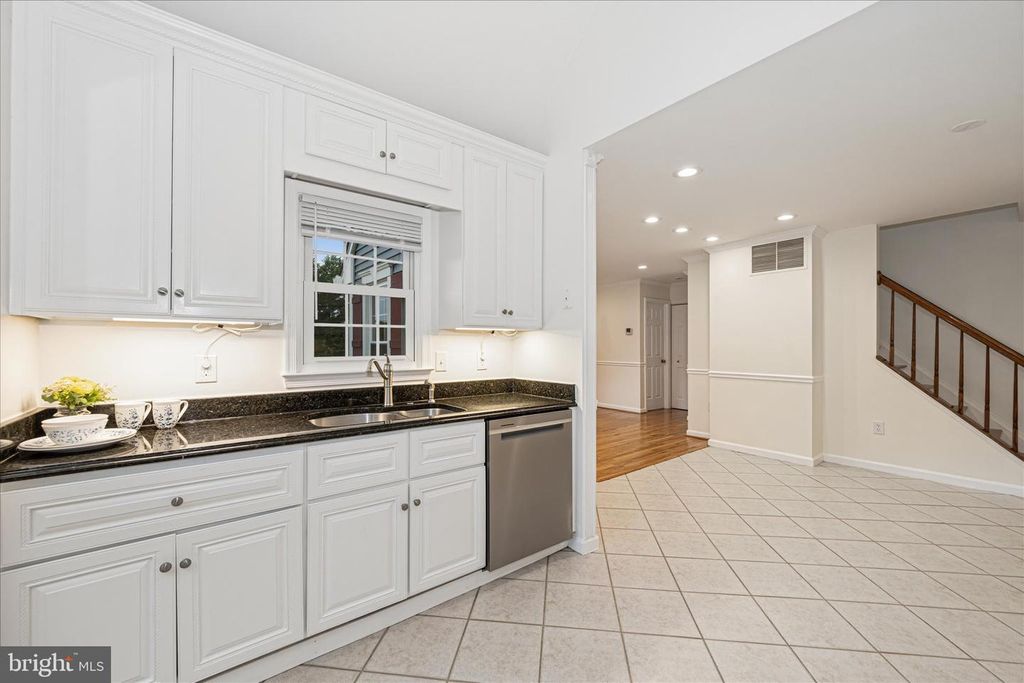 Image 38 of property listing at 6596 E LAKERIDGE RD, New Market, MD 21774