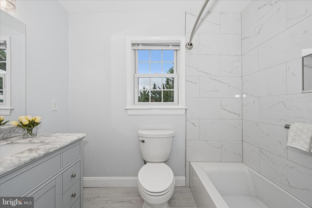 Image 51 of property listing at 6596 E LAKERIDGE RD, New Market, MD 21774