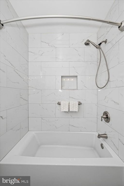 Image 52 of property listing at 6596 E LAKERIDGE RD, New Market, MD 21774