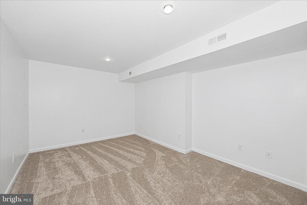 Image 56 of property listing at 6596 E LAKERIDGE RD, New Market, MD 21774
