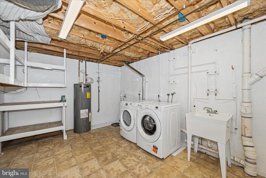 Image 59 of property listing at 6596 E LAKERIDGE RD, New Market, MD 21774