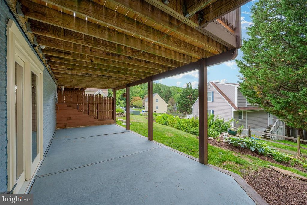 Image 69 of property listing at 6596 E LAKERIDGE RD, New Market, MD 21774